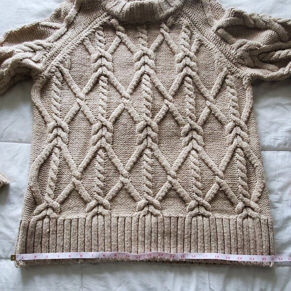 H & M  Bulky Cable Knit Sweater - Picture 6 of 6